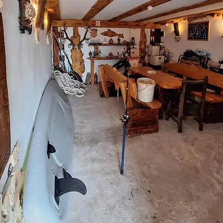 2 Bedroom Lovely In Novigrad アパート *
