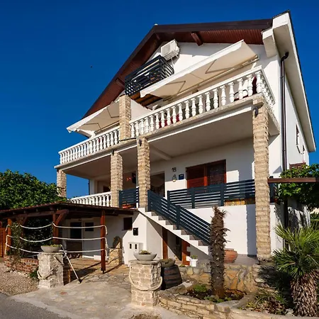 2 Bedroom Lovely In Novigrad