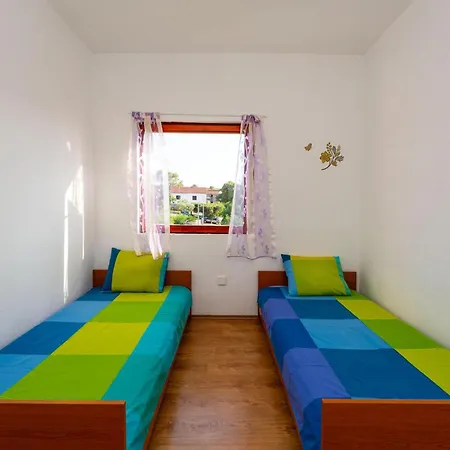 アパート 2 Bedroom Lovely In Novigrad ノビグラード・ダルメーシャ