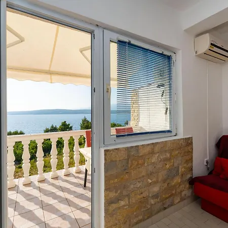 アパート 2 Bedroom Lovely In Novigrad *