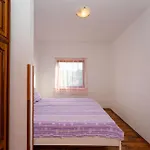 2 Bedroom Lovely In Novigrad Apartment *