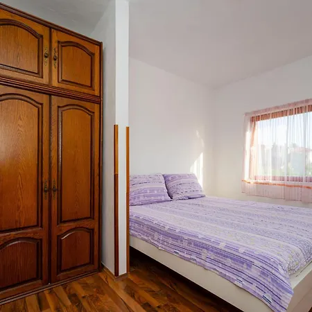 2 Bedroom Lovely In Novigrad 公寓