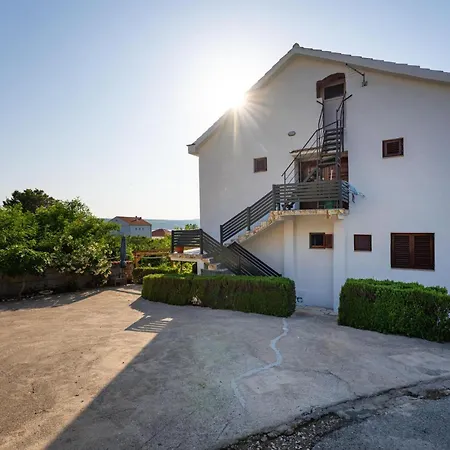 Apartment 2 Bedroom Lovely In Novigrad