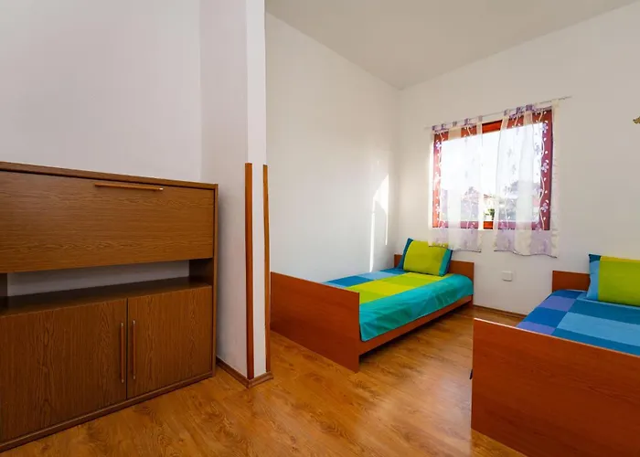 Stunning In Novigrad Новиград-Далмация